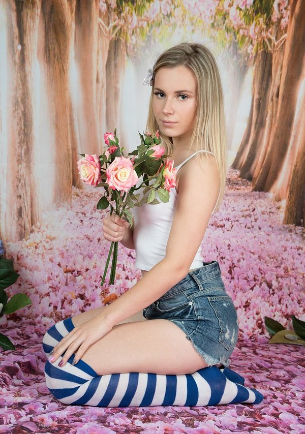 Тина, 24